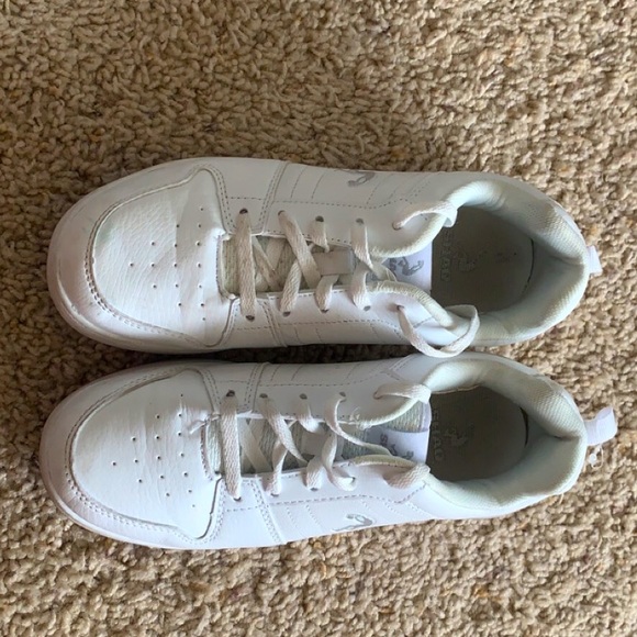 White SHAQ shoes 👟 - Picture 3 of 3